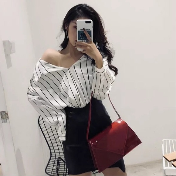 Tops - HP❤️ White Oversized Striped Casual Office Blouse